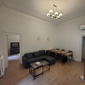 Bel appartement Champs Elysées avec 2 chambres